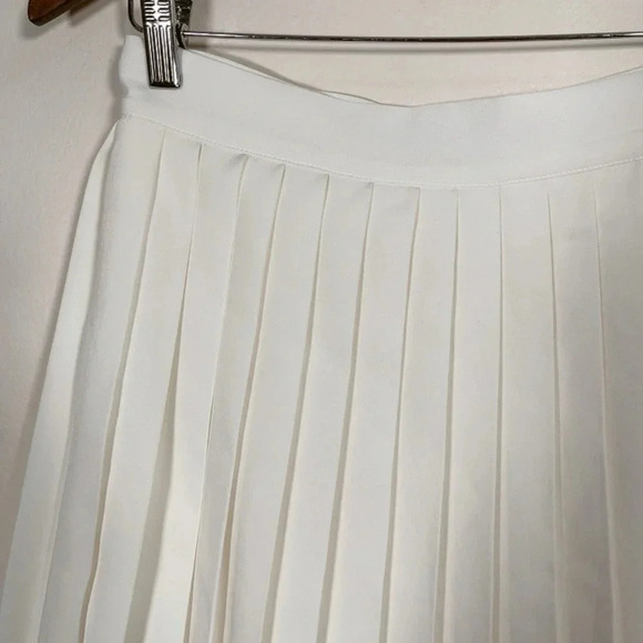 ADIKA | WHITE  TENNIS SKIRT - Picture 5 of 11